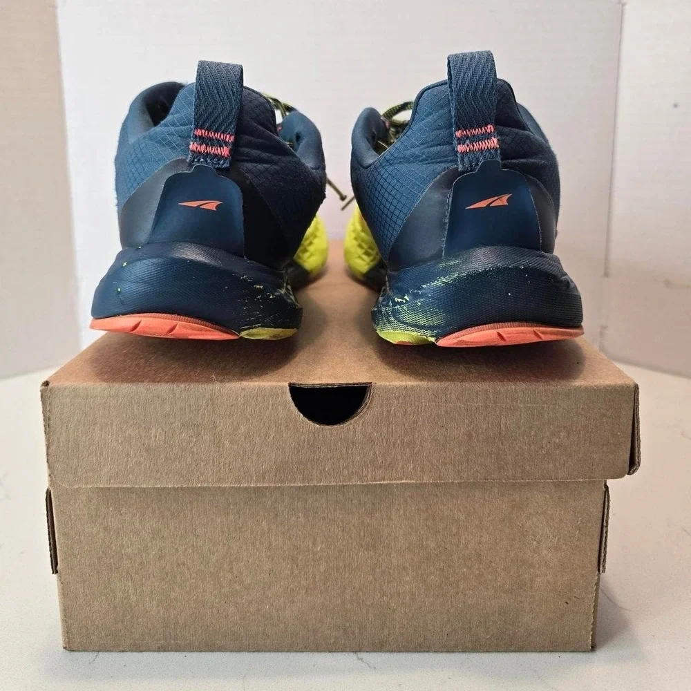 The Unbranded Brand altra men